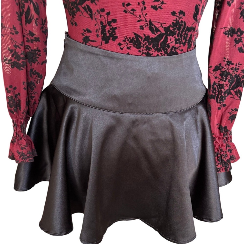 Satin Pleated V-Waist Mini Skirt Medium Black - Picture 3 of 3